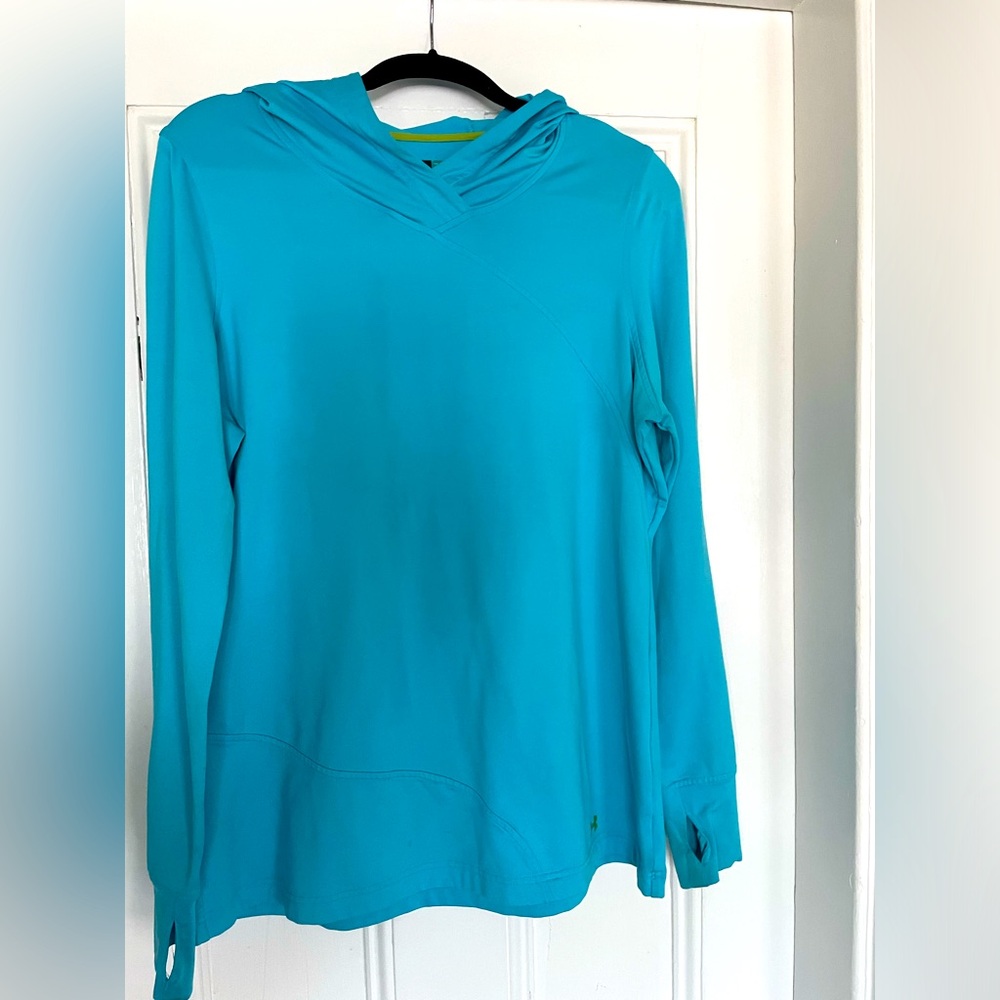 Under Armour women’s XL pullover with thumb holes